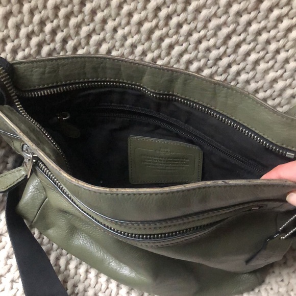 (Gently used) Men’s Coach Messenger Bag - Picture 2 of 4